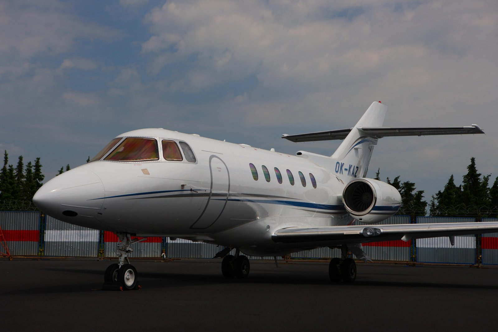 Hawker 900 midsize jet